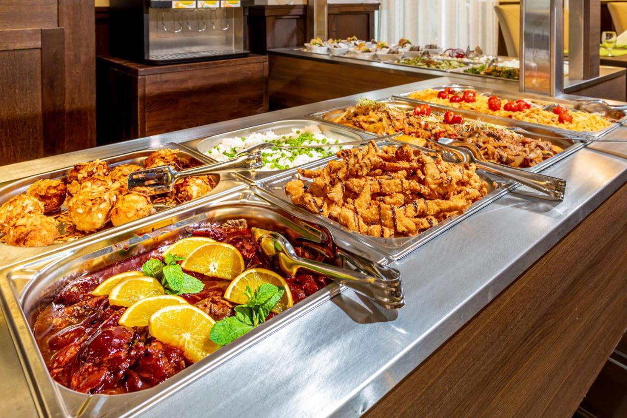 Park Hotel Buek-Buekfuerdo Екстериор снимка