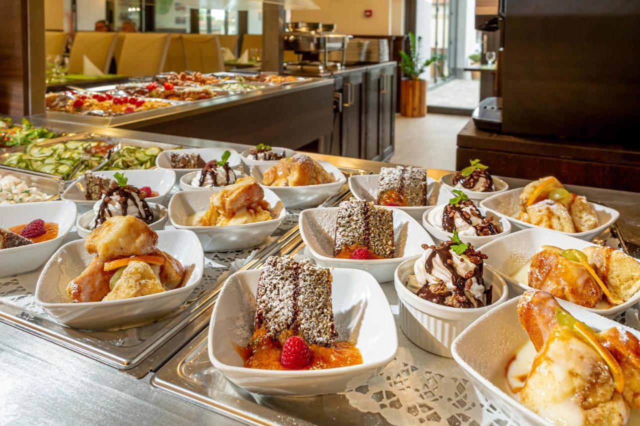 Park Hotel Buek-Buekfuerdo Екстериор снимка