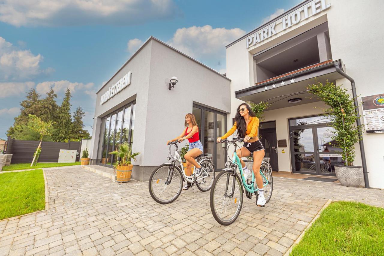 Park Hotel Buek-Buekfuerdo Екстериор снимка