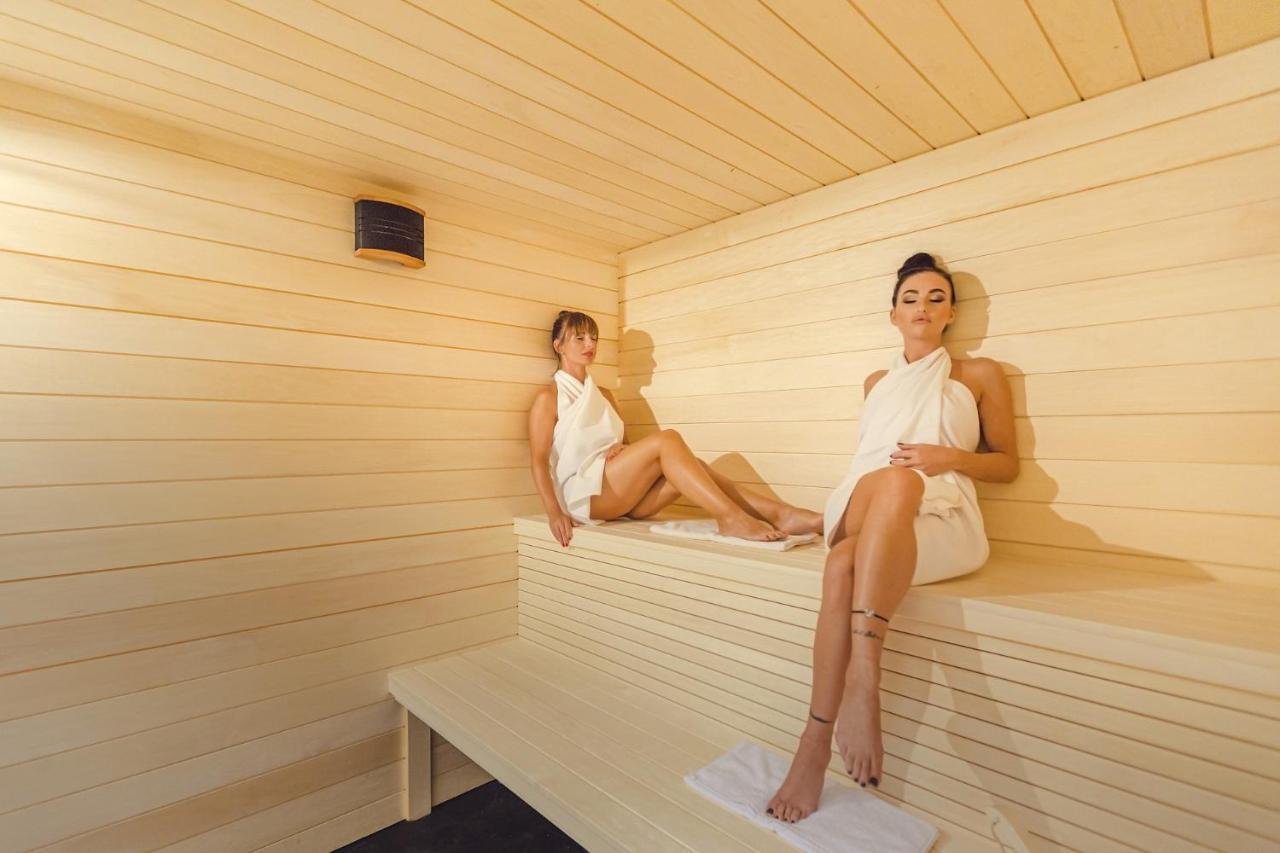 Park Hotel Buek-Buekfuerdo Екстериор снимка