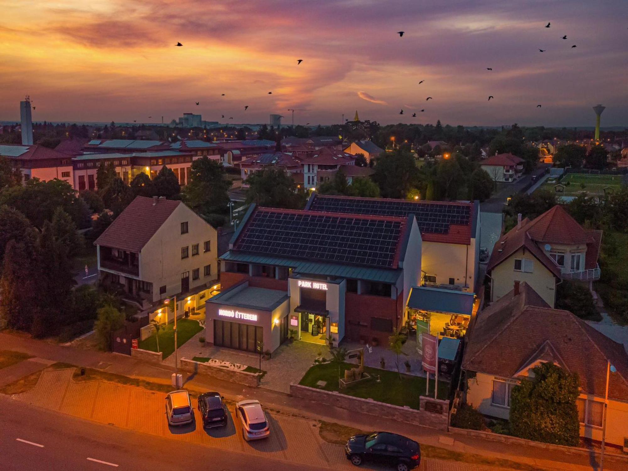 Park Hotel Buek-Buekfuerdo Екстериор снимка